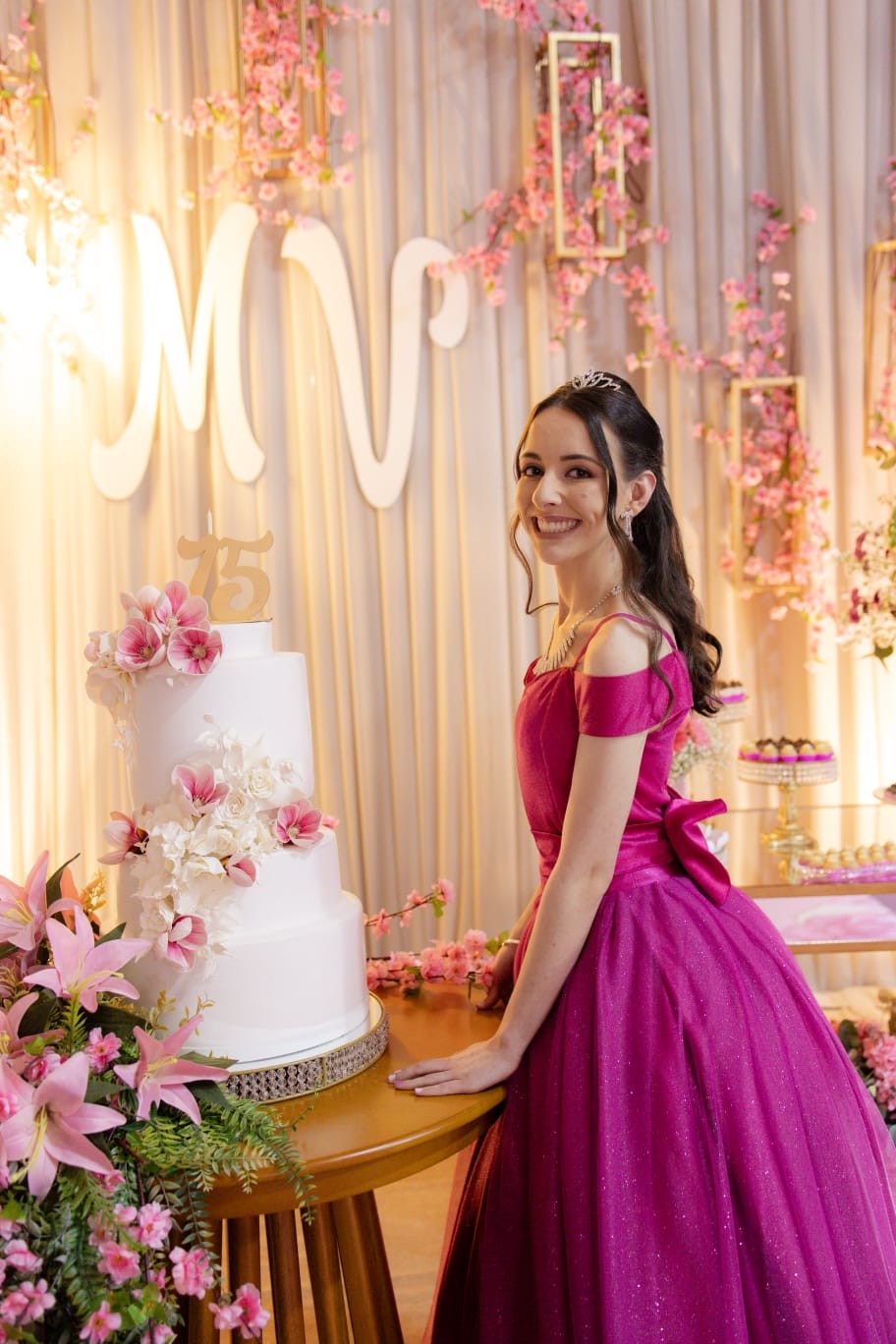 XV anos Maria Vitória – 11 de Outubro de 2025 - WhatsApp Image 2025-10-25 at 10.46.29 (1)